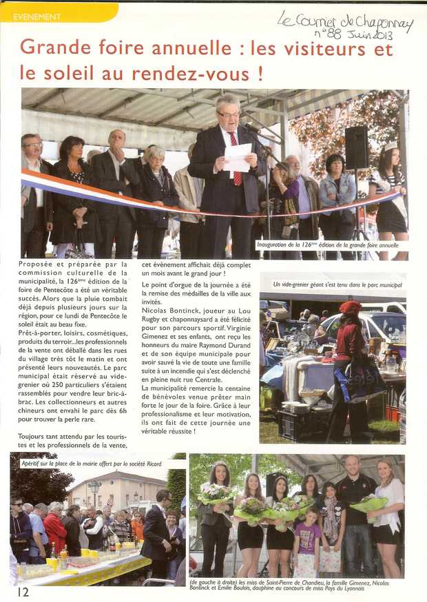 Grande foire annuelle les visiteurs et le soleil au rendez-vous Site