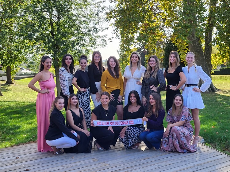 Affiches de Soutien des Candidates de Miss Allure Pays du Lyonnais 2023